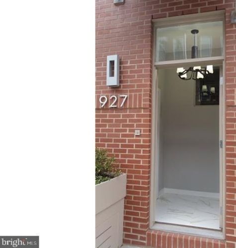 927 Green St, Philadelphia PA  19123-2602 exterior