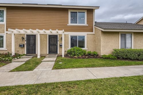 3021 Sycamore St, Santa Ana, CA 92707-4131