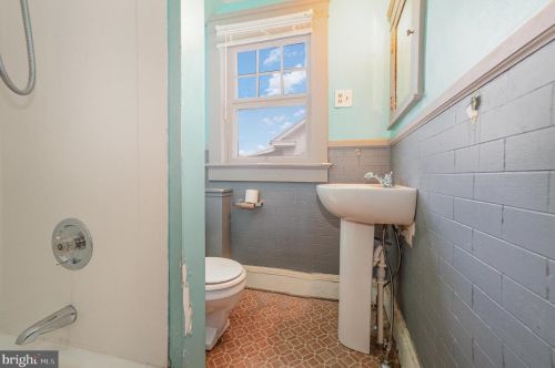 1034 Broadway, Hanover PA 17331-2505 exterior