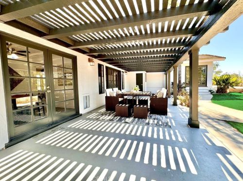 16685 Bonanza Dr, Riverside CA  92504-5706 exterior