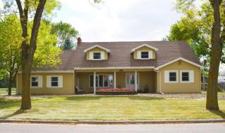 822 Southwood Dr, Fargo, ND 58103-6020