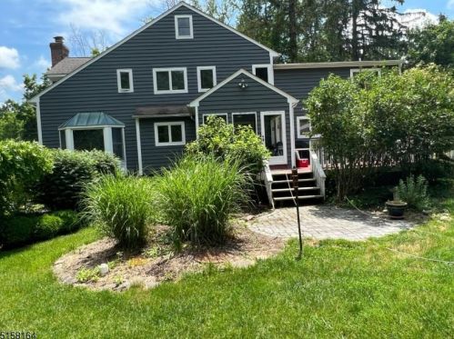5 Mount Rascal Rd, Hackettstown, NJ 07840-4629