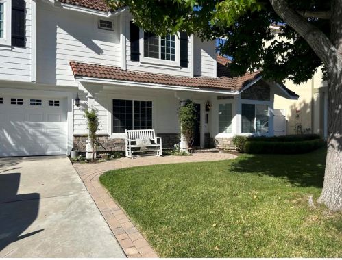 1438 Crestview Dr, Oceanside, CA 92056-6603