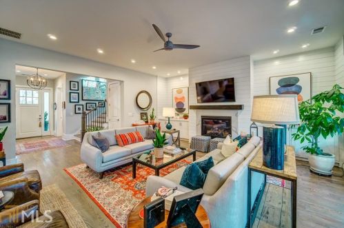 2382 Ewing Dr, Atlanta GA  30319-3929 exterior