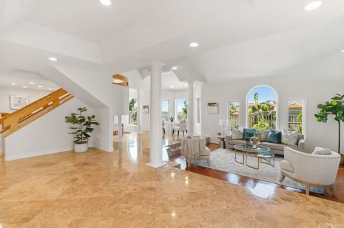 289 Owens Dr, Anaheim CA  92808-1327 exterior