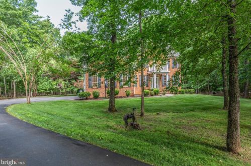 8809 General Couchs Ct, Fredericksburg, VA 22407-1915