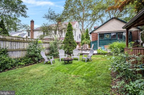 125 Parker St, Carlisle PA  17013-2821 exterior