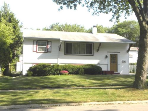 1918 Bristol Cir, Carpentersville, IL 60110-2415