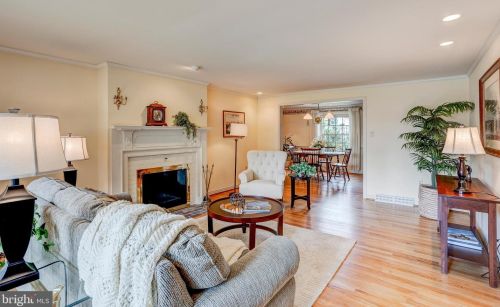 2113 Lyndell Dr, Lancaster PA  17601-5728 exterior