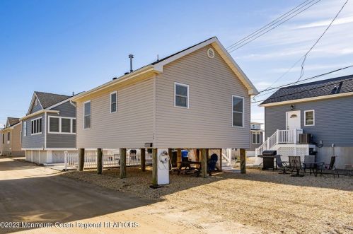 109 Pompano Way, Lavallette, NJ 08735-1239