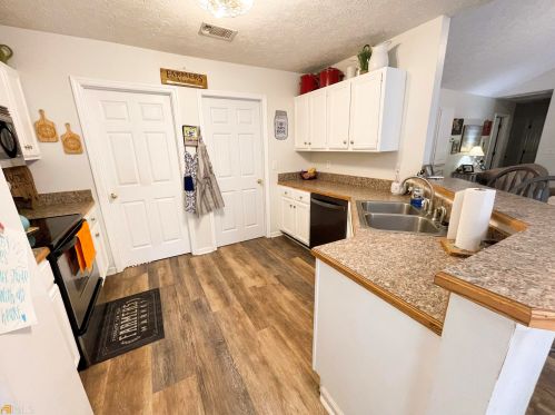 127 River Point Dr, Lagrange, GA 30240-4705