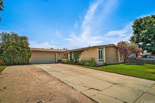 44242 Gingham Ave, Lancaster, CA 93535-3732
