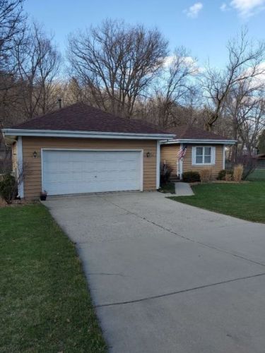 314 Beach Dr, Barrington Hills, IL 60102