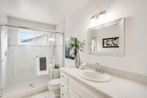 2467 Lacey Dr, Milpitas CA 95035-6122 exterior