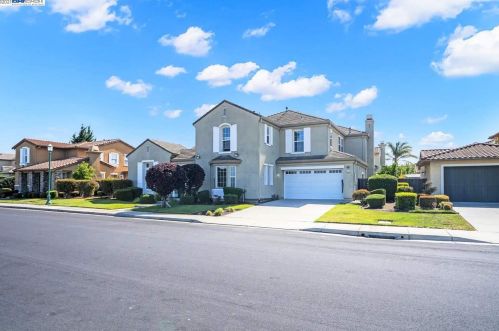2810 Breaker Cir, Hayward, CA 94545-1349