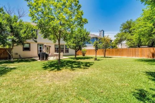 132 Trinity Dr, Uhland TX 78640-4330 exterior