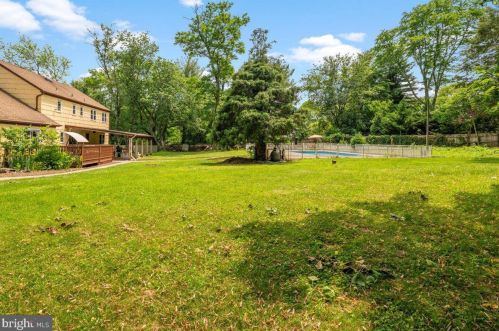 1 Teak Ln, Princeton NJ 08540-4724 exterior