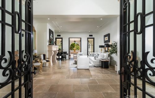 20 Black Falcon, Irvine CA  92603-0420 exterior