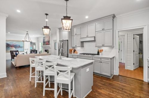 4800 Huntley Dr, Atlanta GA  30342-2732 exterior