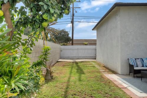 16720 Falda Ave, Torrance CA  90504-1736 exterior