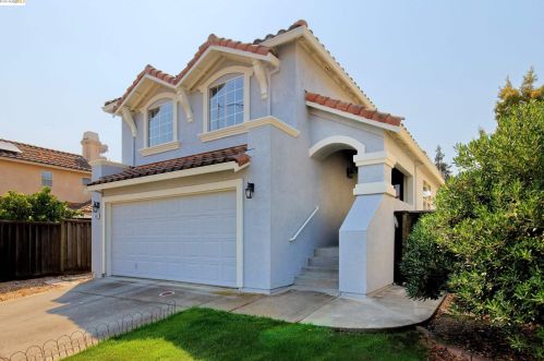 1975 Bamboo Ct, Hayward, CA 94545-2387