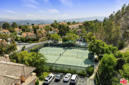 889 Calle Amable, Glendale CA  91208-3058 exterior