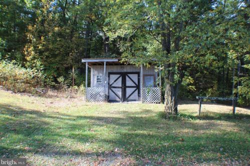 3332 Mountain Rd, Wardensville WV 26851-8279 exterior