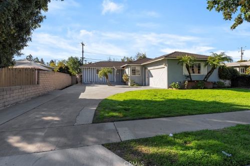 2006 11th St, Santa Ana, CA 92703-1923