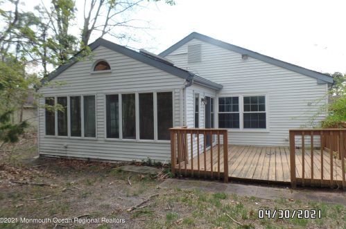 20 Twyford Ln, Lakehurst, NJ 08759-6710