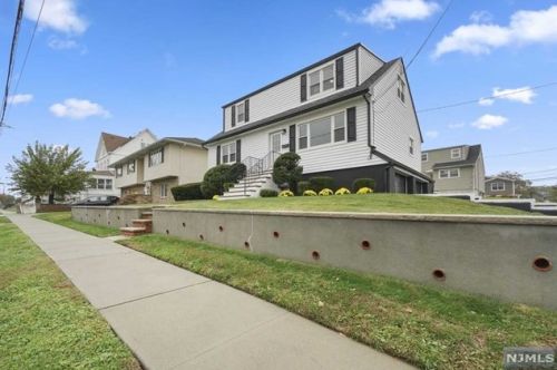 2 6th St, Wood-Ridge NJ  07075-2118 exterior