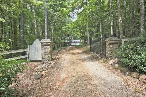 11 Ridgewood Rd, Jefferson, GA 30549-5670