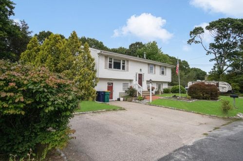 61 Virginia Ave, North Kingstown, RI 02852-6031
