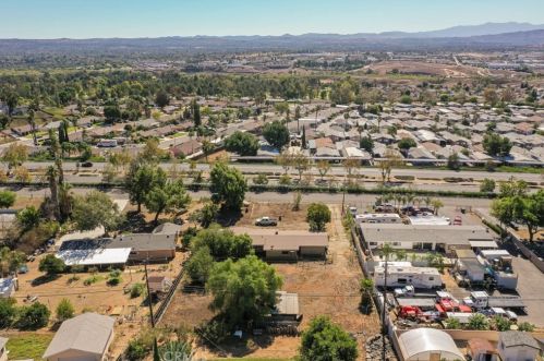 7441 Skyview Rd, Riverside, CA 92509-5556