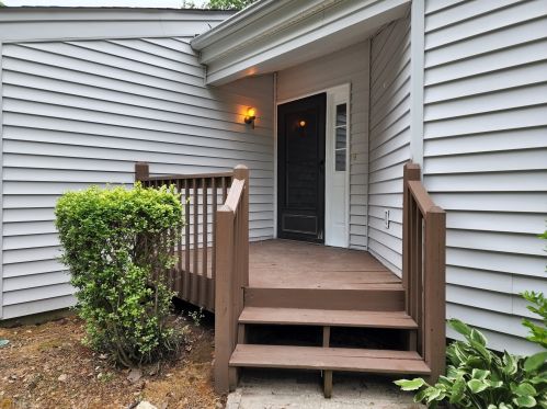 104 Oak Pl, Villa Rica, GA 30180-9624