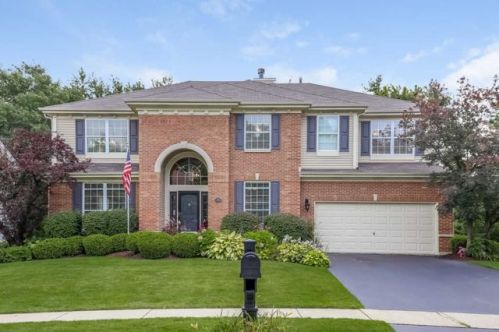 399 Old Walnut Cir, Gurnee, IL 60031-5330