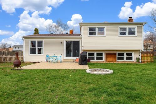 510 Cyn Trl, Carol Stream IL  60188-1364 exterior