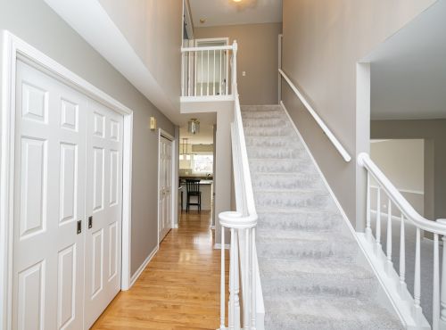 616 De Lasalle Ave, Naperville, IL 60565-5339