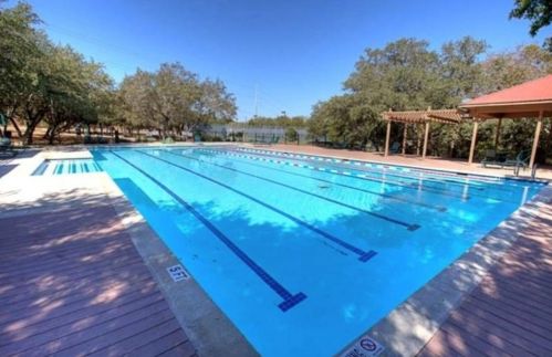 12524 Canyon Glen Dr, Austin TX  78732-2022 exterior