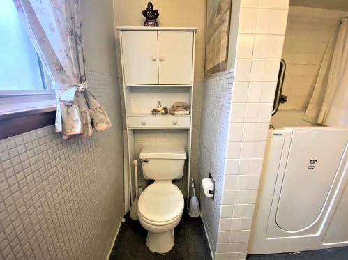 747 Newton St, Gary IN  46405-1131 exterior