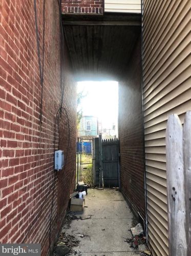 1814 22nd St, Philadelphia PA 19140-4703 exterior