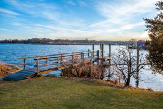 182 River Rd, Pawcatuck CT  06379-2089 exterior