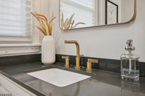 4 Northview Ter, Maplewood NJ  07040-3606 exterior