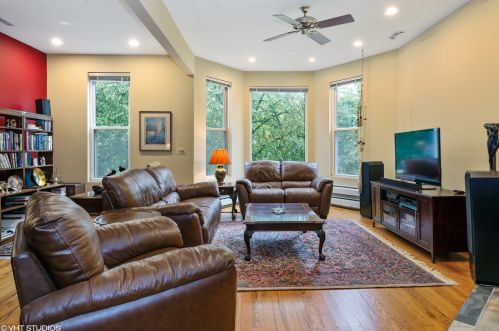 3318 Kenmore Ave, Chicago, IL 60657-2217