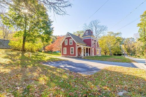 33 Lower Bartlett Rd, Quaker Hill CT  06375-1116 exterior
