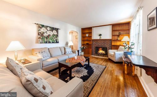 408 Hobart Dr, Tavistock, NJ 08033-3623