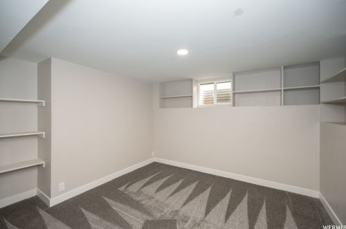 2146 Westfield Cir, Taylorsville UT 84084-4222 exterior