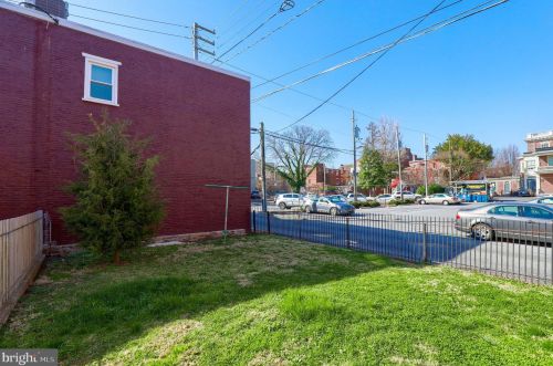 126 Walnut St, Lancaster PA  17602-5043 exterior