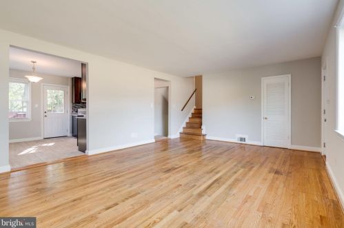 6101 Clearbrook Dr, Springfield VA  22150-2411 exterior