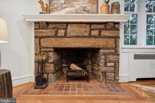 426 Durham St, Philadelphia PA  19119-1222 exterior