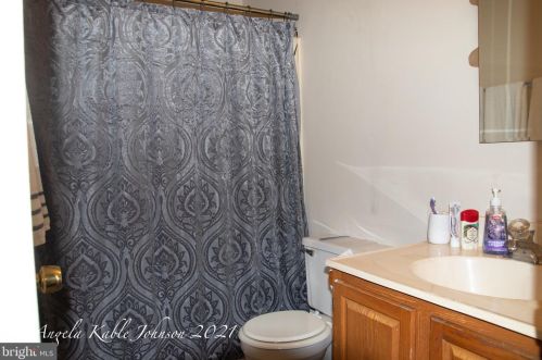 34 Mallard Ct, Charles Town WV 25414-5804 exterior